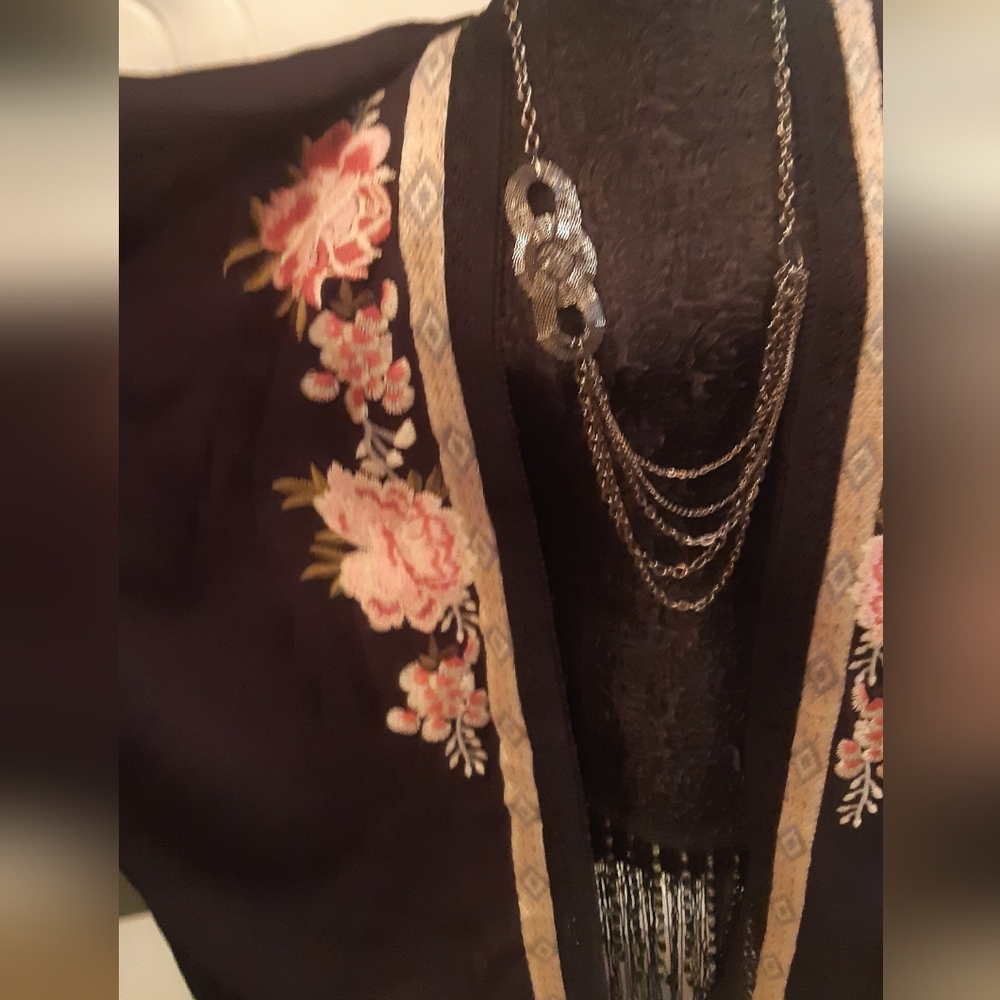Women's Size Small( Made Large) Boho Paparazzi Black with Embroidered Detail😍 - Picture 4 of 10